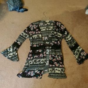 Bell-Sleeve Kimono